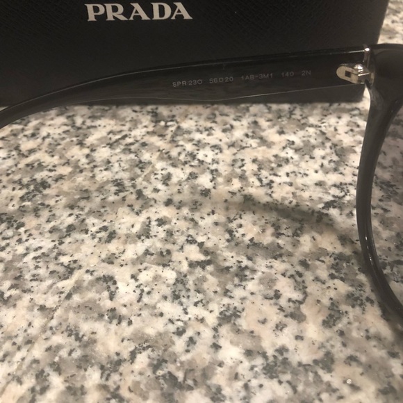 prada spr 230